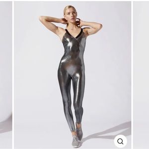 Heroine sport suit. Platinum